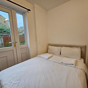 London E14 Rooms